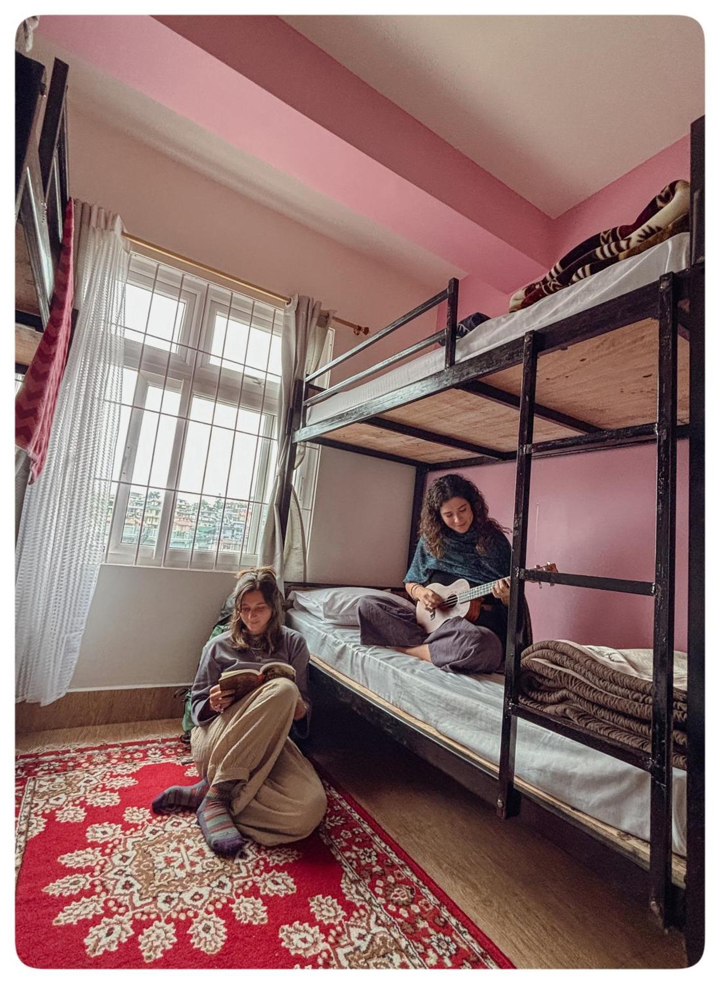 Stargaze Backpackers Shillong Hostel Buitenkant foto