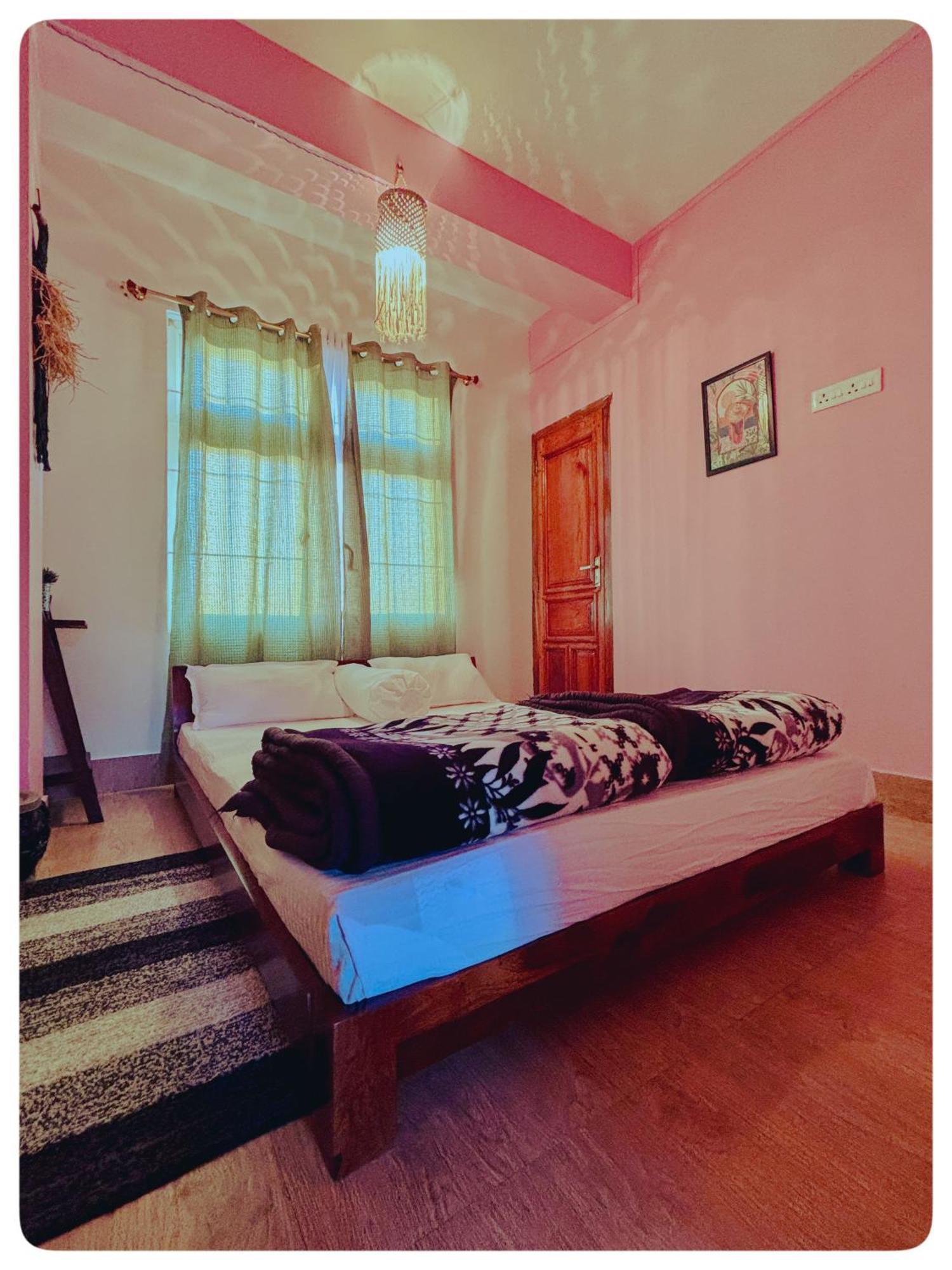 Stargaze Backpackers Shillong Hostel Buitenkant foto